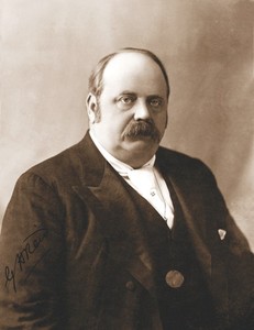 George Houstoun (later Sir George) Reid.